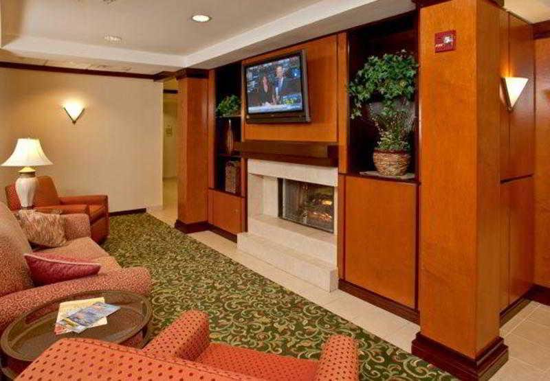 Fairfield Inn & Suites By Marriott Brunswick Freeport Interior photo