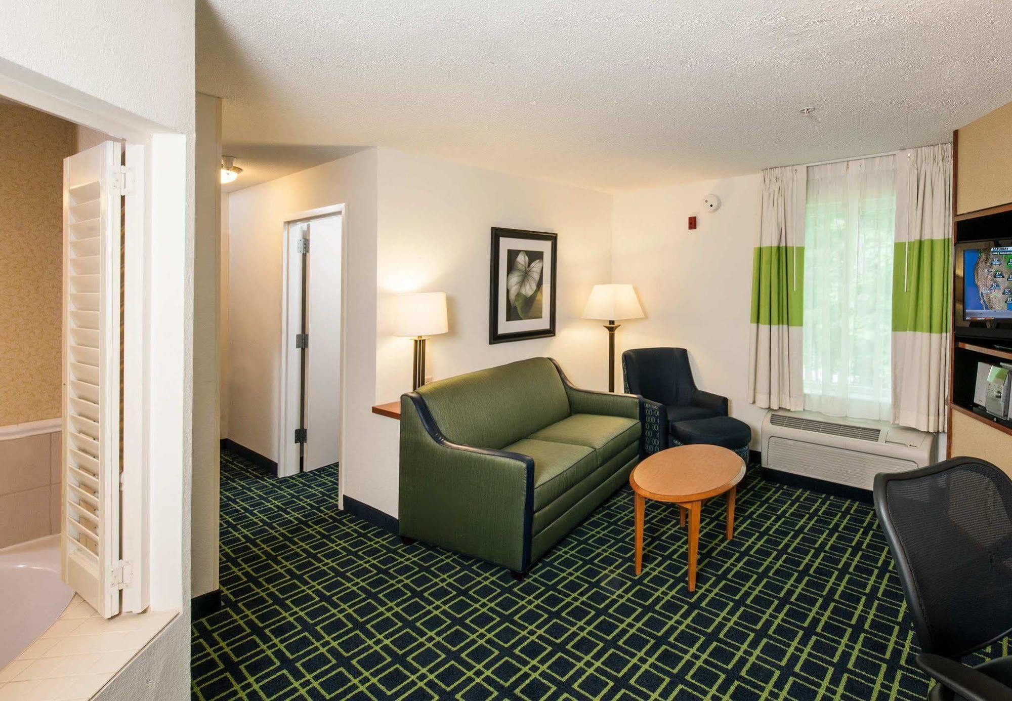 Fairfield Inn & Suites By Marriott Brunswick Freeport Exterior photo